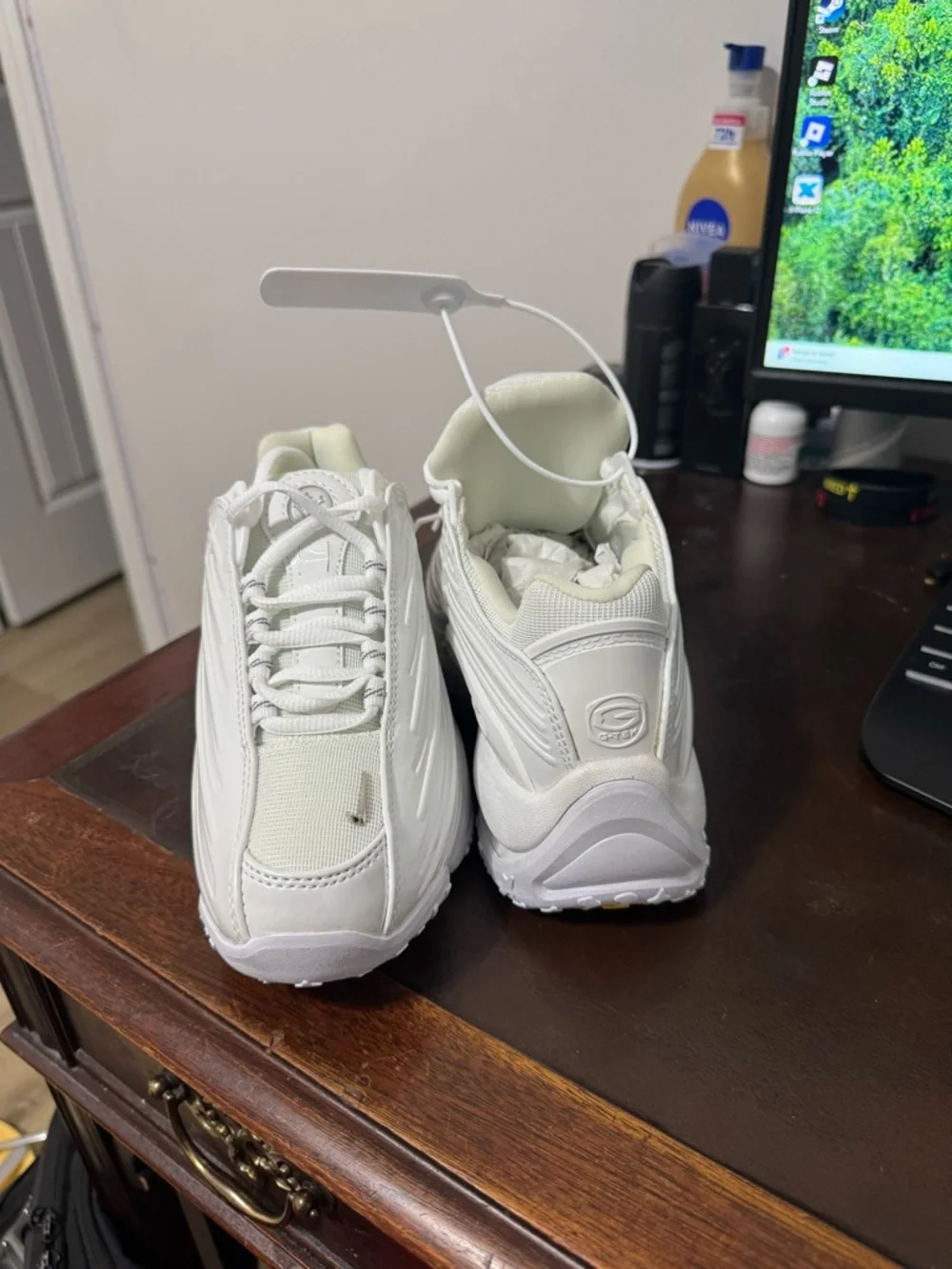 Nike hot step 2 size 5.5 women’s - Picture 3 of 4